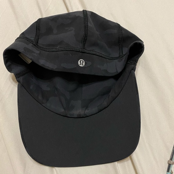 Lululemon surround stretch hat - Picture 3 of 7